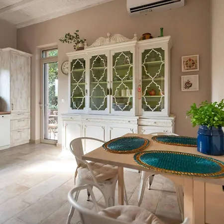 Avithos Bay * Ροδοδάφνη