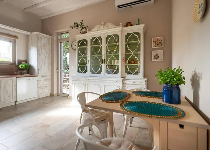 Avithos Bay * Rodhodháfni